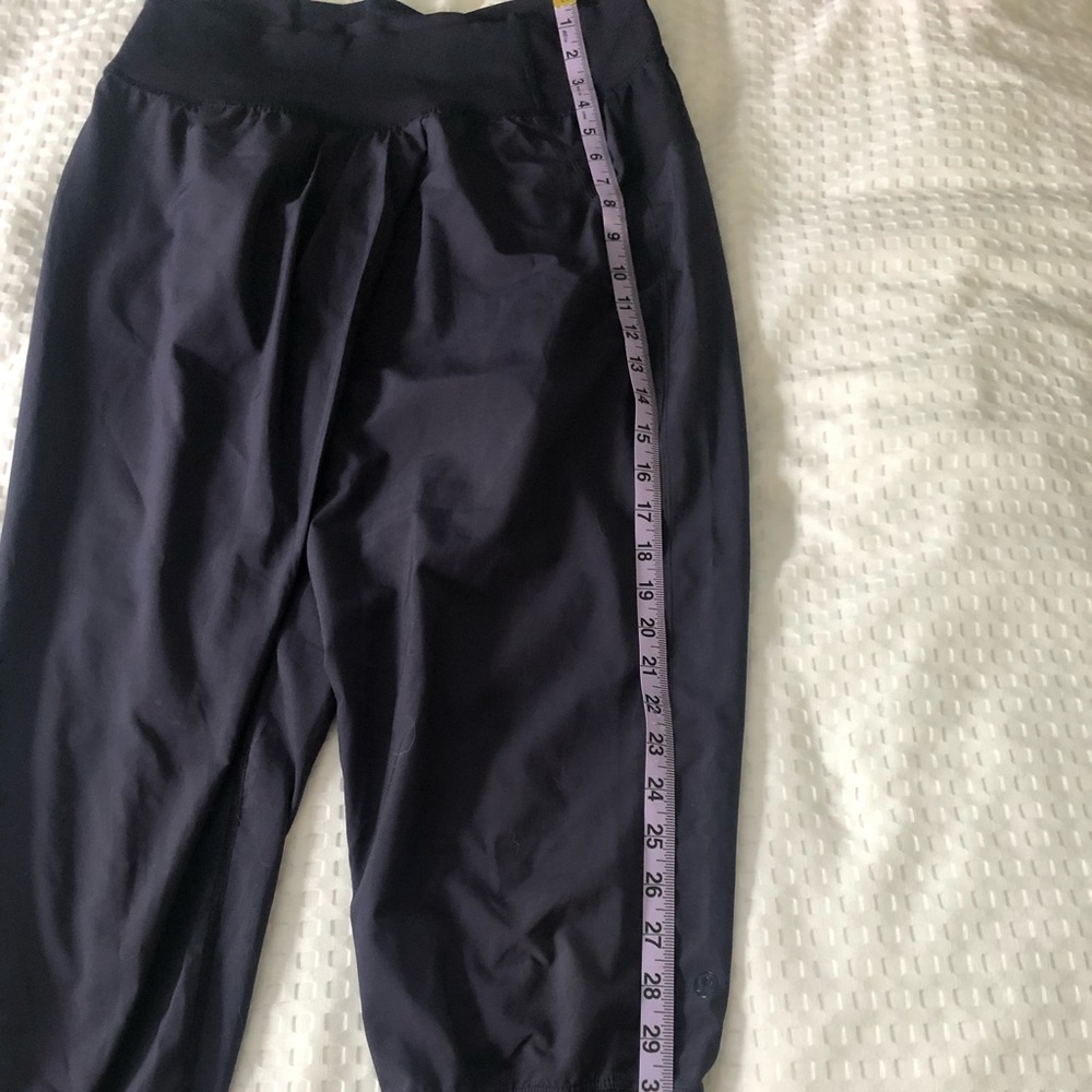 Navy Blue Lululemon yoga capris